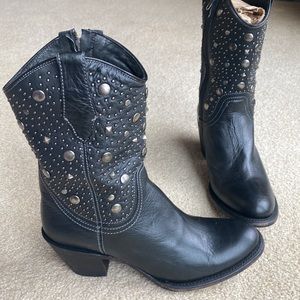 NEW Black Star Studded Black Boots Size 8.5